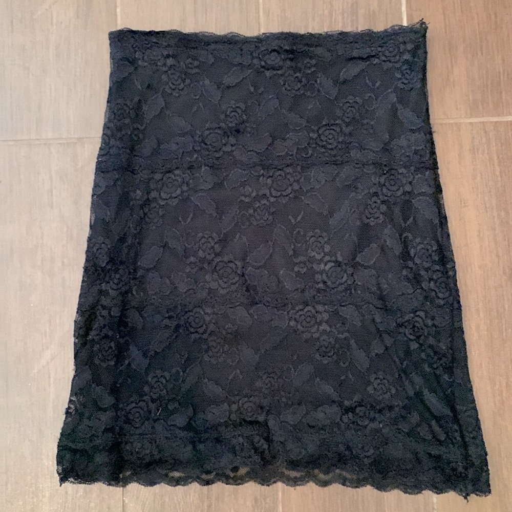 Fully lined elastic waist lace mini skirt. BLACK FUCHSIA by Secret Lace. Large